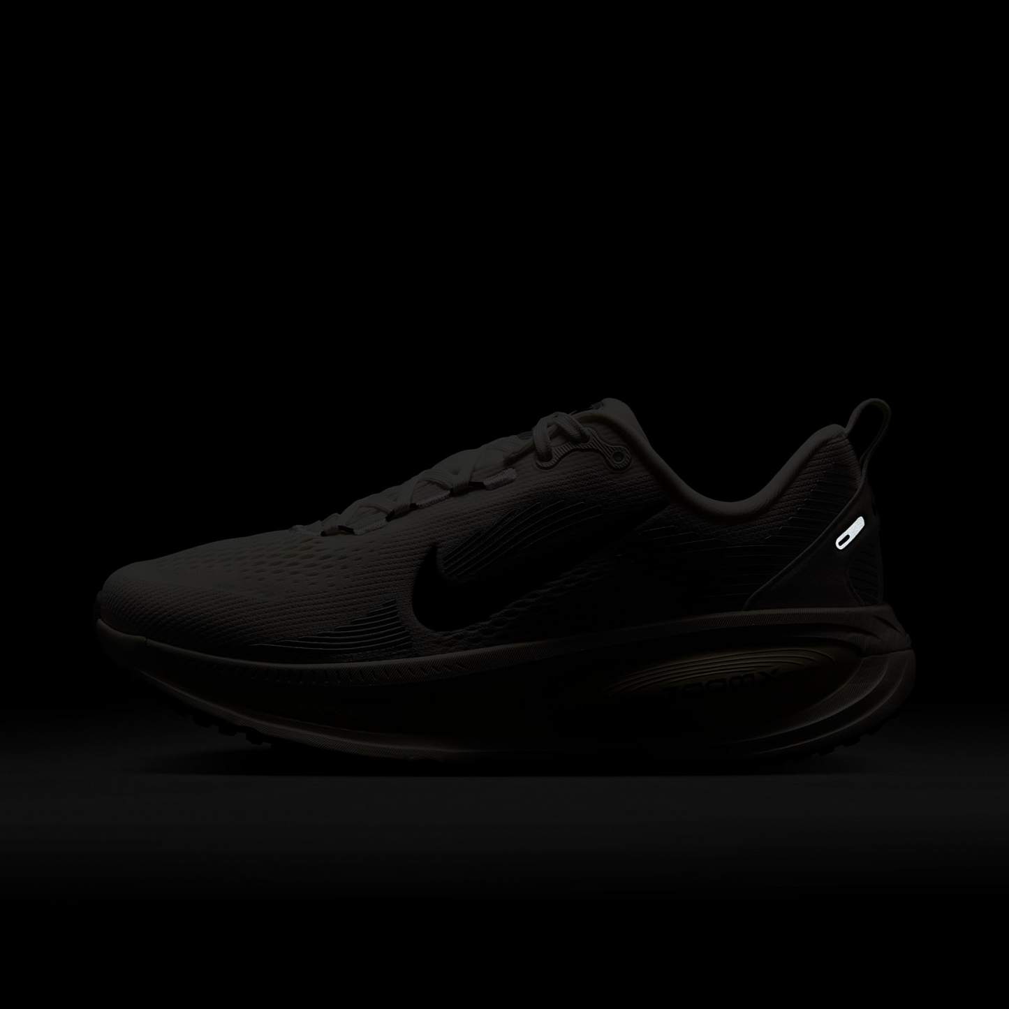 Nike Vomero 18 Straßenlaufschuh (Damen) – Summit White/Coconut Milk/Coconut Milk/Schwarz