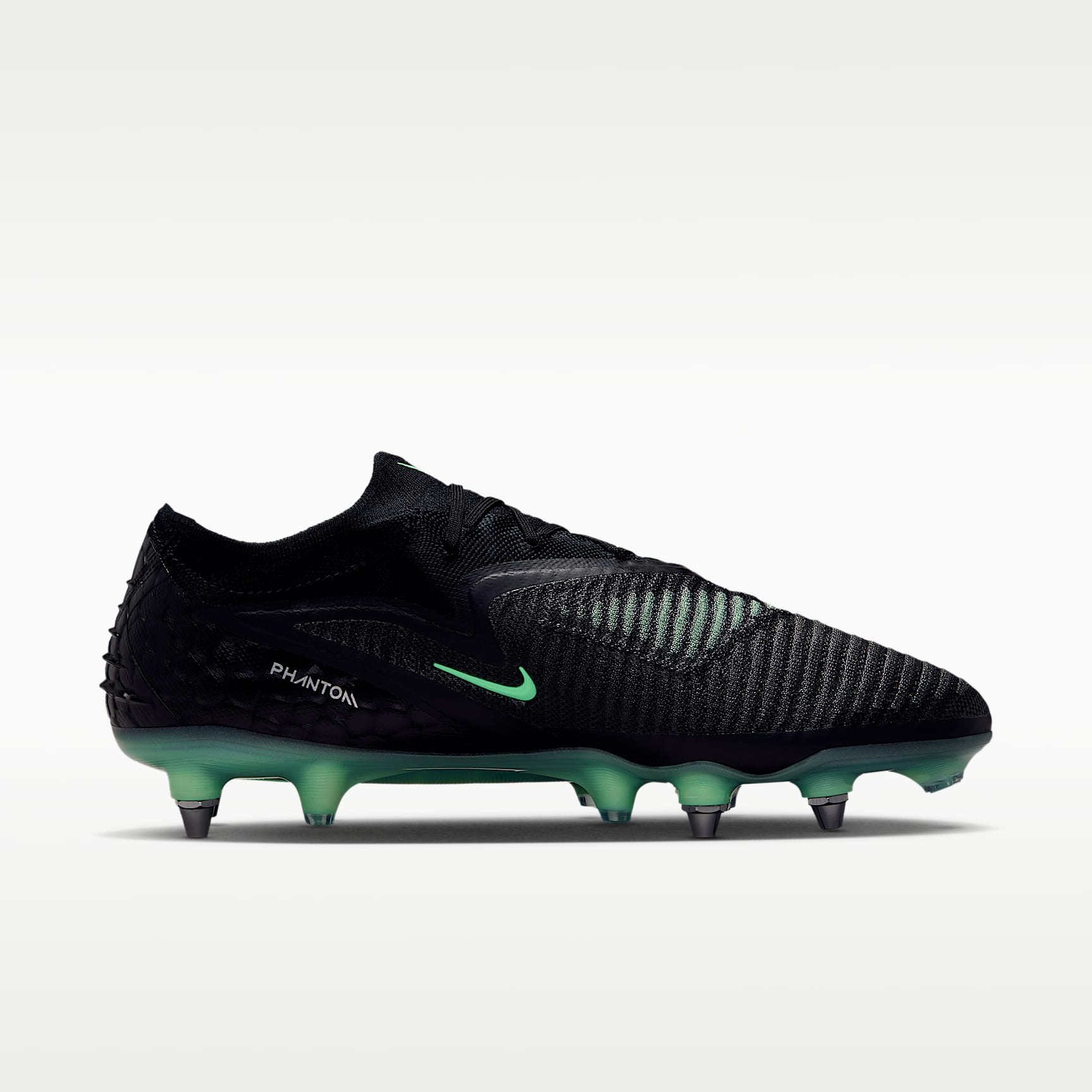 Nike Phantom 6 Low Elite Fußballschuh für weichen Rasen – Schwarz/Schwarz/Illusion Green