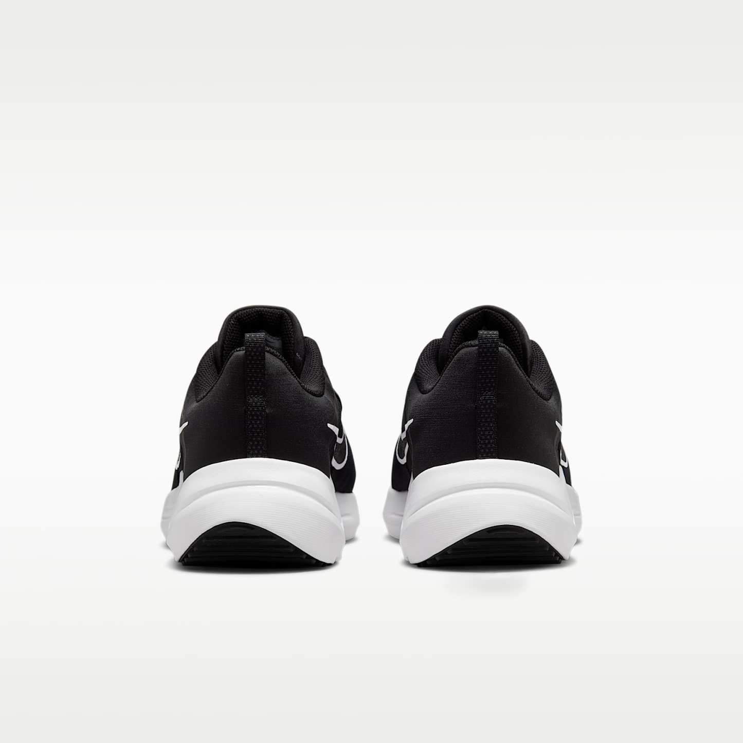 Nike Downshifter 12 Herren-Laufschuh – Schwarz/Dark Smoke Grey/Pure Platinum/Weiß