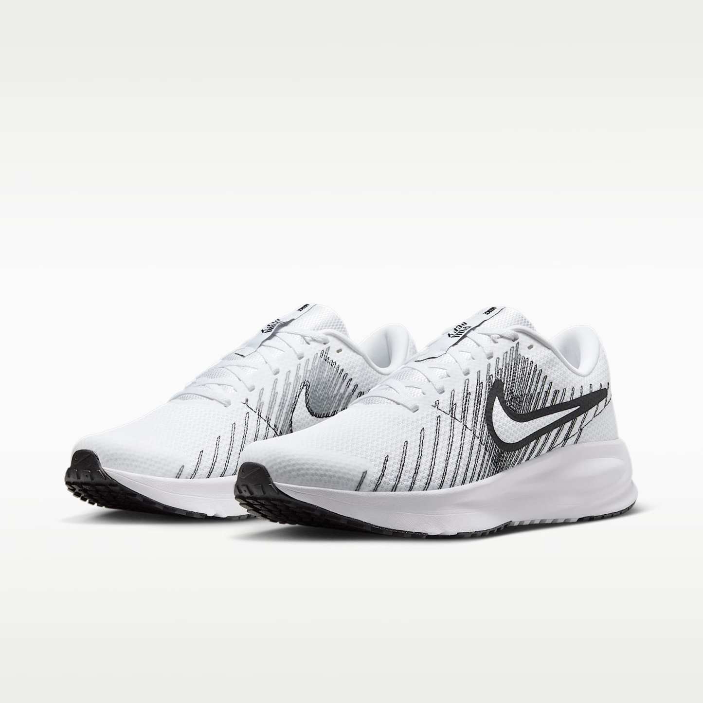 Nike Run Defy Straßenlaufschuh (Herren) – Weiß/Schwarz