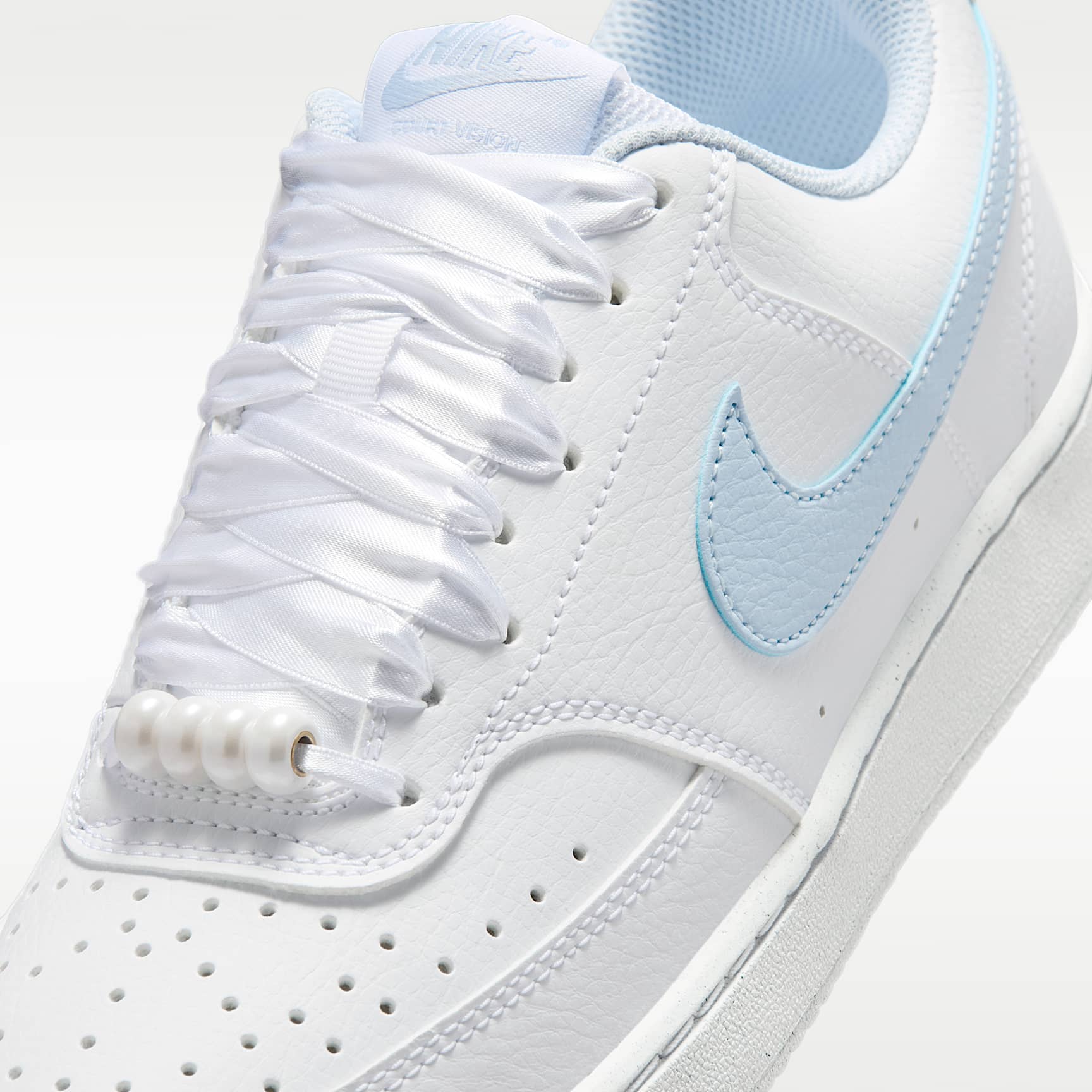 Nike Court Vision Low Schuh (Damen) – Weiß/Hydrogen Blue