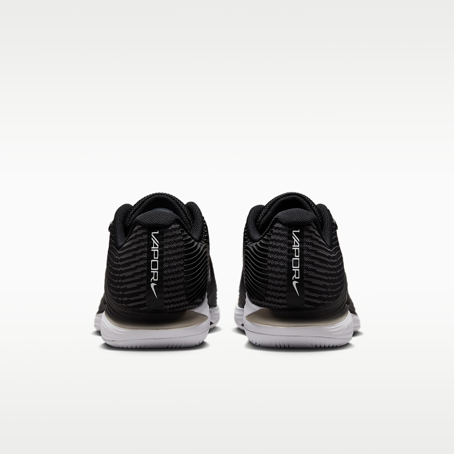 Nike Vapor 12 Tennisschuh für Hartplätze (Damen) – Schwarz/Dark Smoke Grey/Weiß