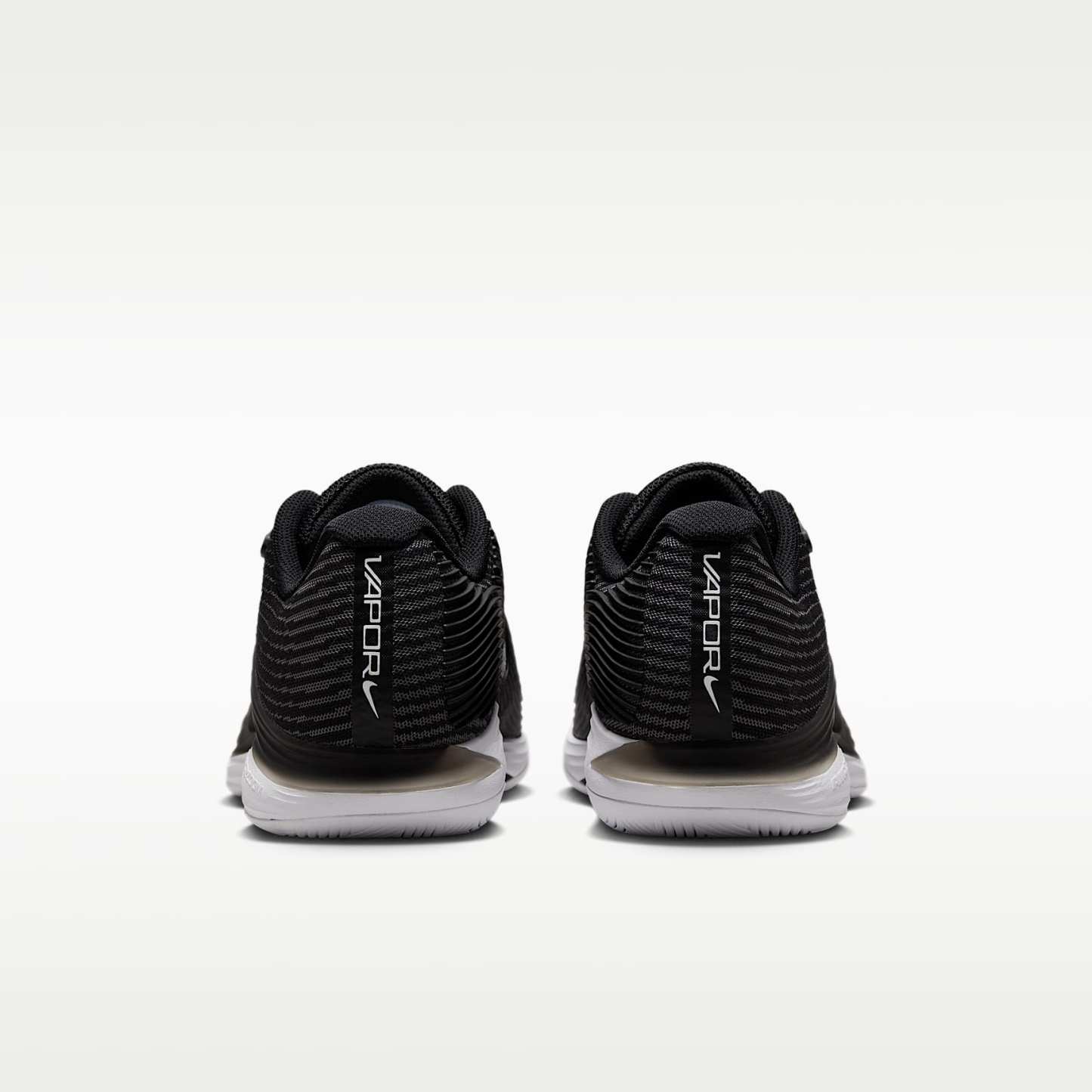 Nike Vapor 12 Tennisschuh für Hartplätze (Damen) – Schwarz/Dark Smoke Grey/Weiß