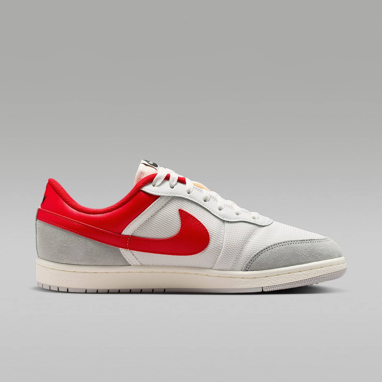 Air Jordan Skyline Low Herrenschuh – Summit White/University Red/Light Smoke Grey/Schwarz