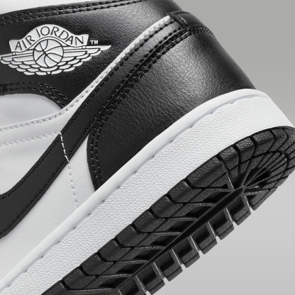 Air Jordan 1 Mid Damenschuh – Weiß/Weiß/Schwarz