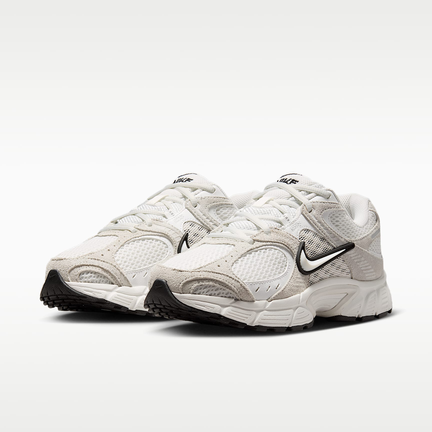 Nike V5 RNR Suede Schuh (Damen) – Summit White/Photon Dust/Summit White