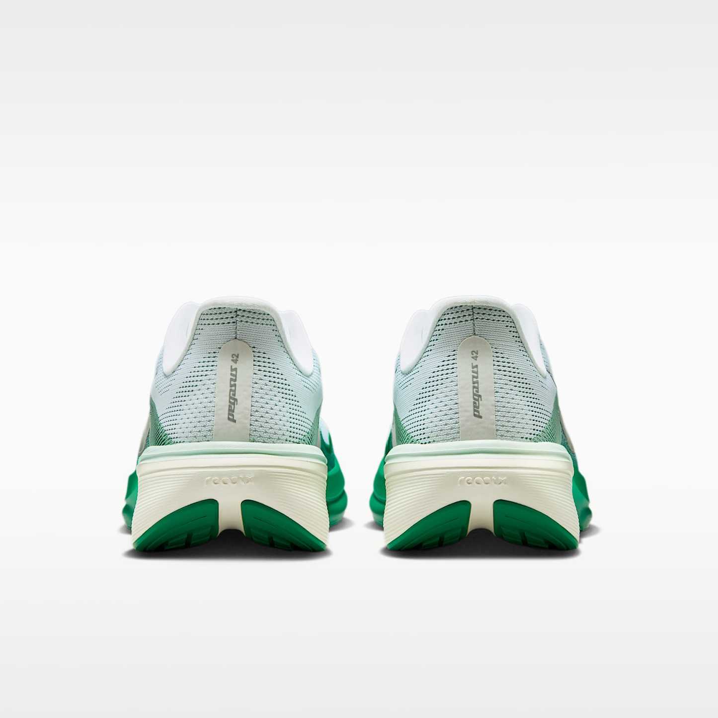 Nike Pegasus 42 Straßenlaufschuh (Damen) – Weiß/Malachite/Barely Green/Metallic Silver