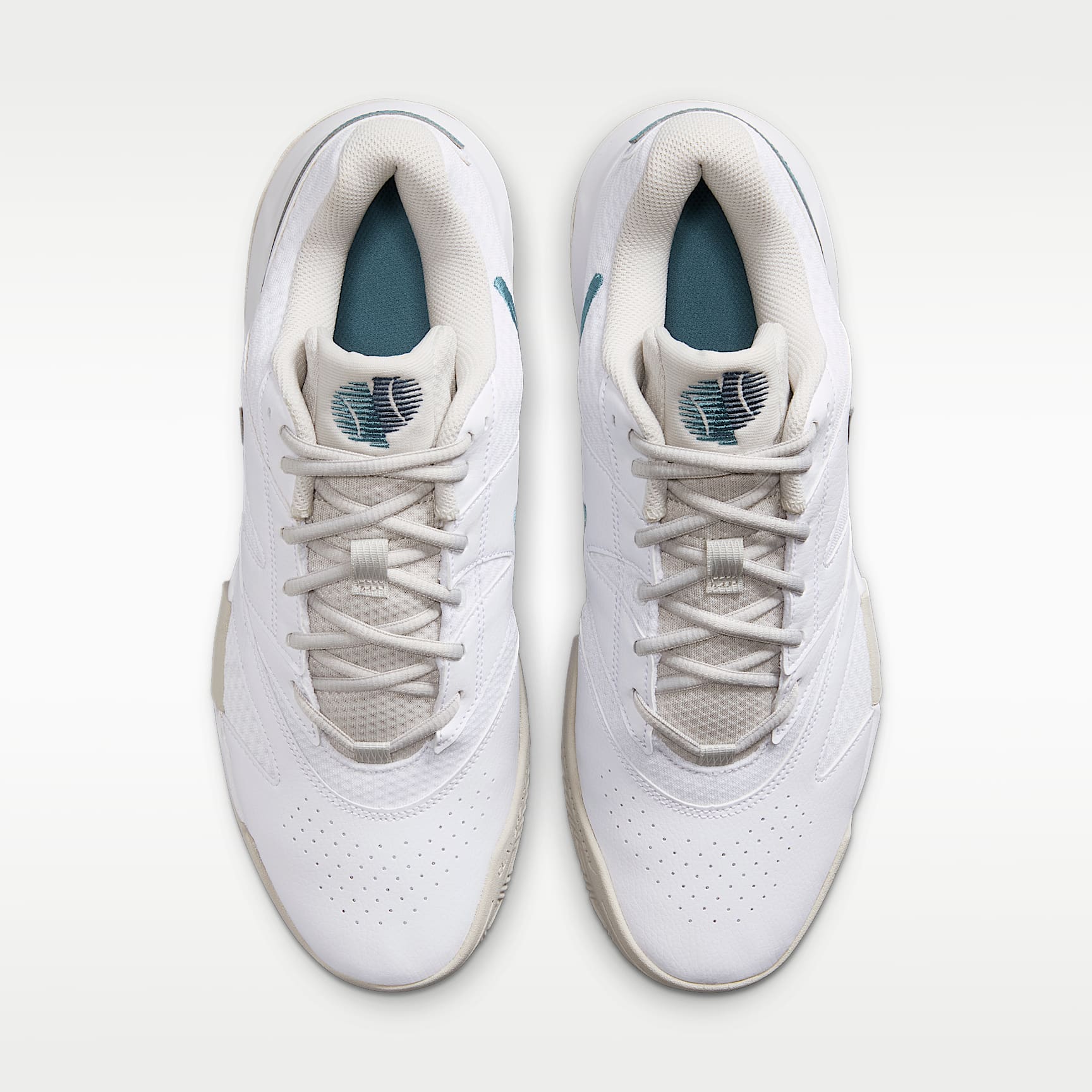 NikeCourt Lite 4 Herren-Tennisschuh für Sandplätze – Weiß/Light Bone/New Slate/Smokey Blue