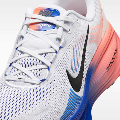 Nike Vomero 18 Straßenlaufschuh (Herren) – Weiß/Racer Blue/Atomic Pink/Schwarz