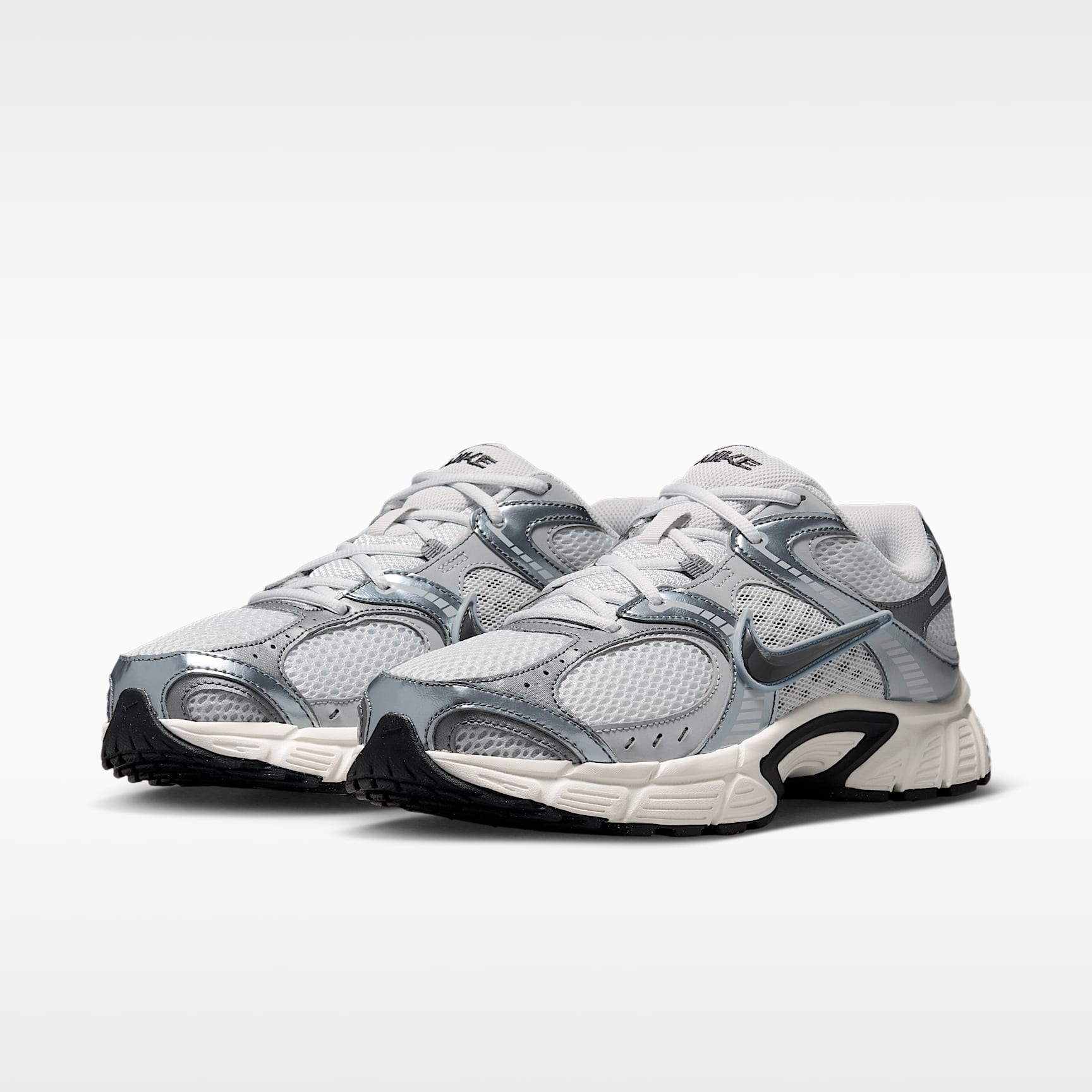 Nike V5 RNR Schuh (Herren) – Photon Dust/Smoke Grey/Light Smoke Grey/Dark Smoke Grey