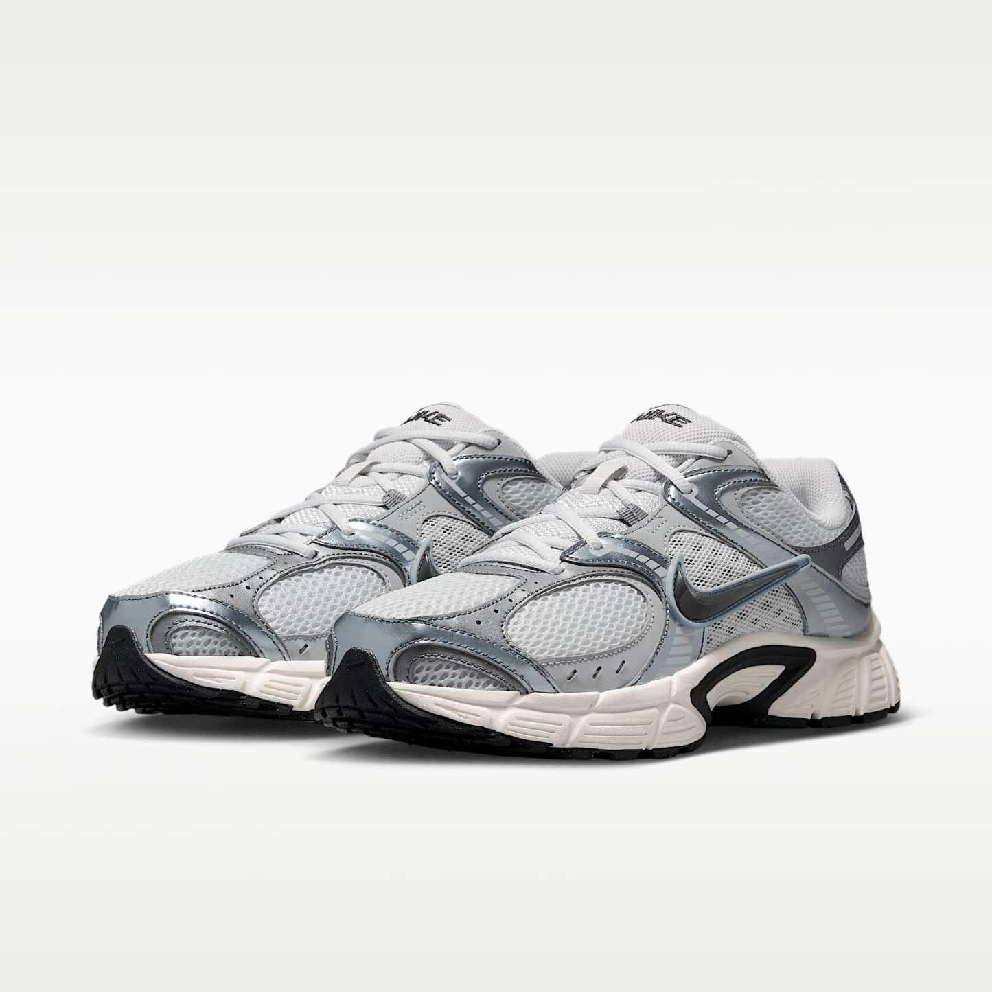 Nike V5 RNR Schuh (Herren) – Photon Dust/Smoke Grey/Light Smoke Grey/Dark Smoke Grey