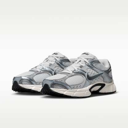 Nike V5 RNR Schuh (Herren) – Photon Dust/Smoke Grey/Light Smoke Grey/Dark Smoke Grey