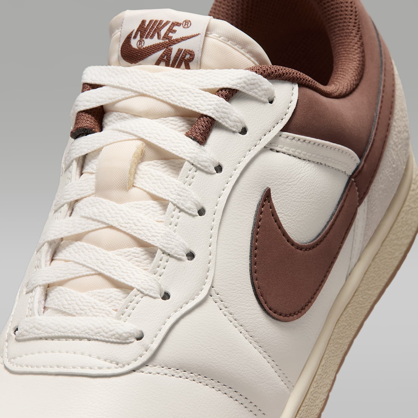 Air Jordan Skyline Low LE Schuh (Herren) – Sail/Light Orewood Brown/Muslin/Fauna Brown