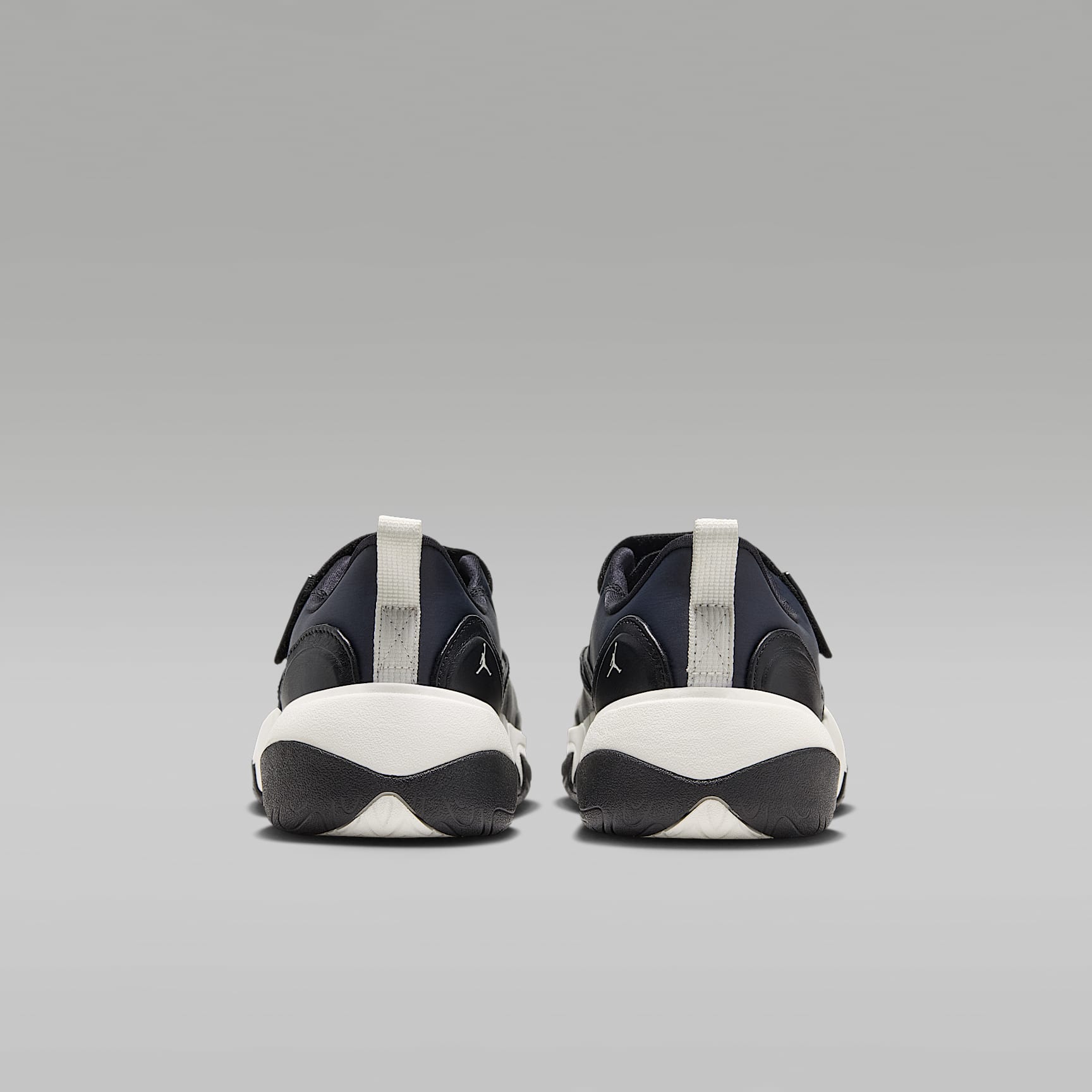 Jordan Pointe Schuh (Damen) – Schwarz/Sail