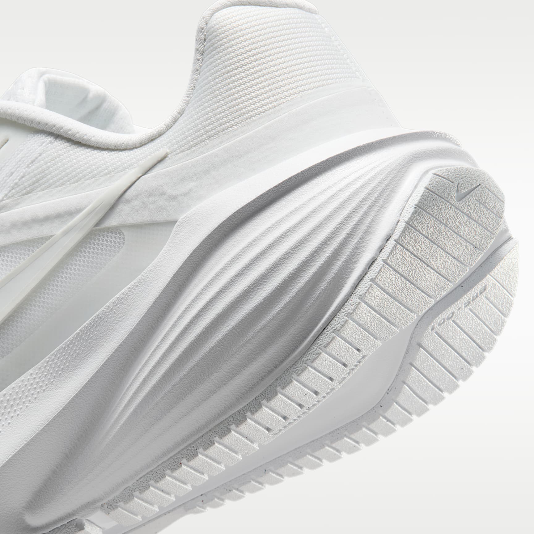Nike Downshifter 14 Straßenlaufschuh (Damen) – Weiß/Weiß