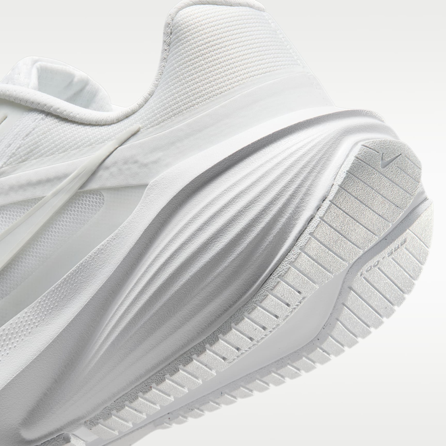 Nike Downshifter 14 Straßenlaufschuh (Damen) – Weiß/Weiß