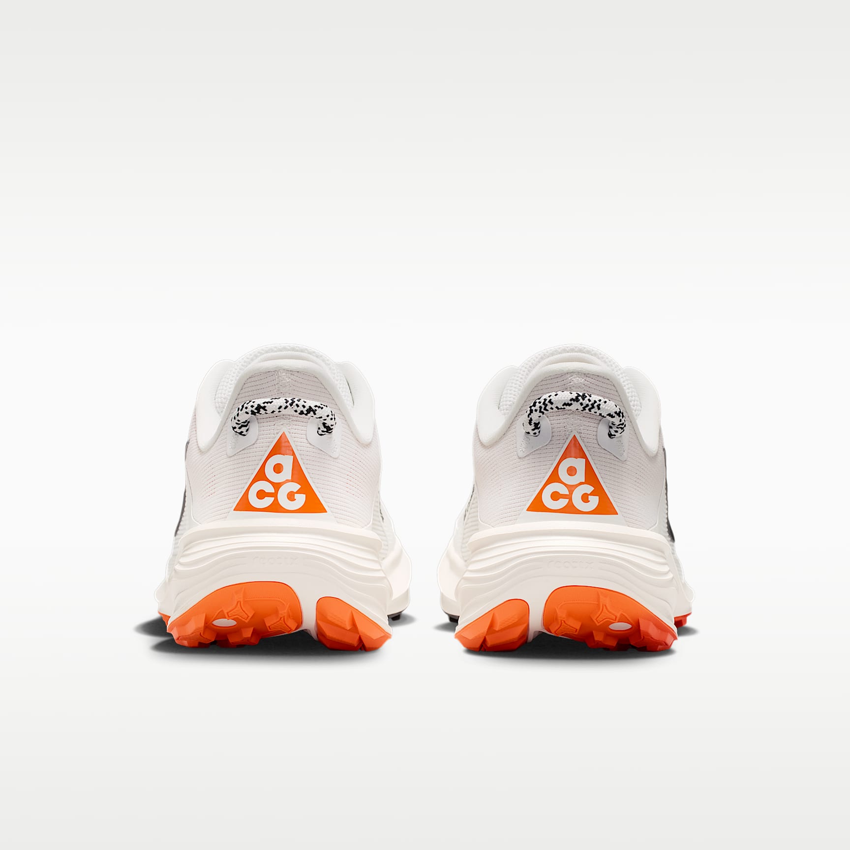 Nike ACG Pegasus Trail Traillaufschuh (Damen) – Summit White/Phantom/Safety Orange/Schwarz