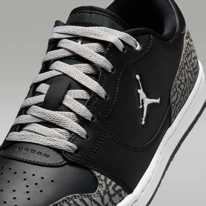 Jordan Court Connect Low SE Schuh (Herren) – Schwarz/Light Smoke Grey/Dark Grey/Weiß