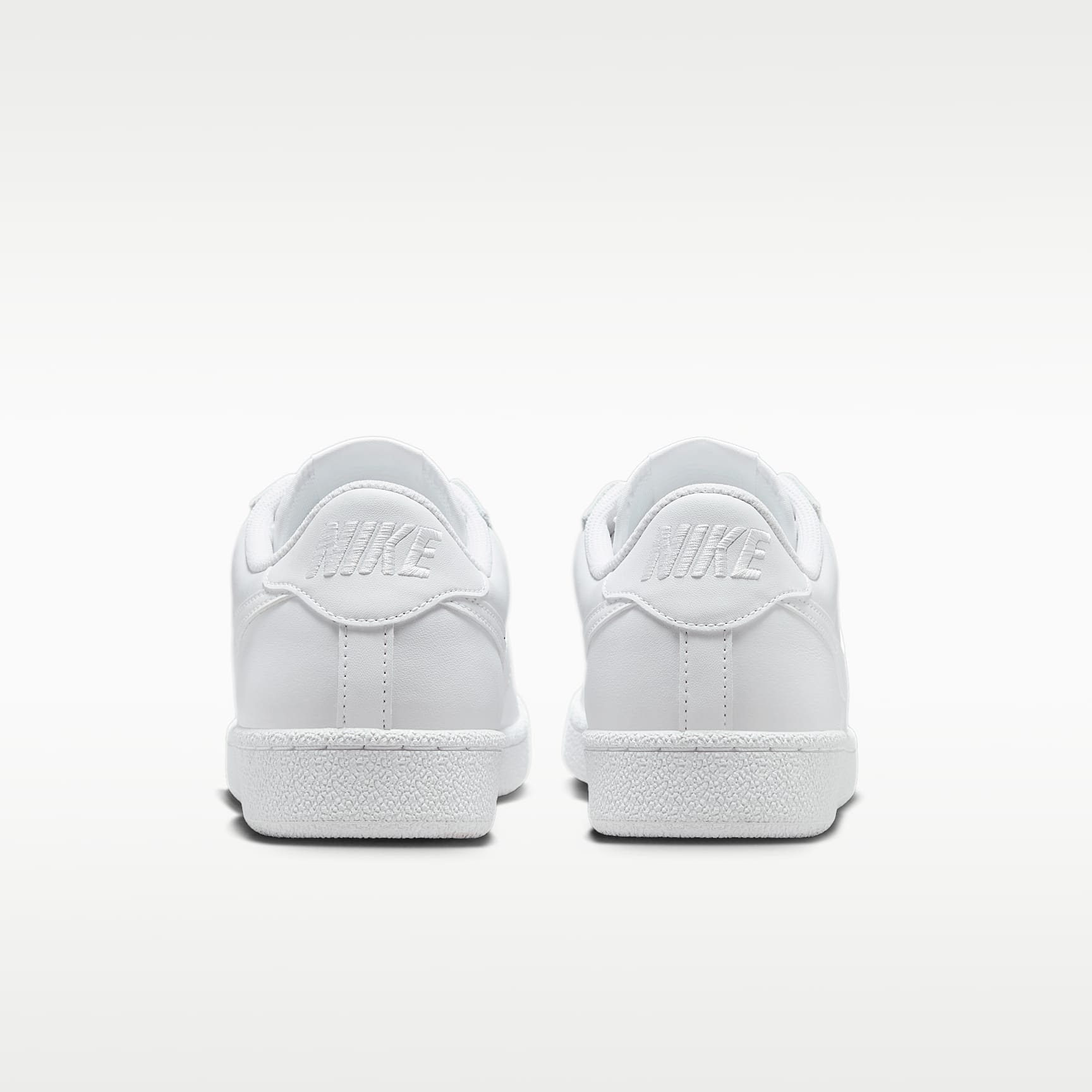 Nike Tennis Classic Damenschuh – Weiß/Weiß