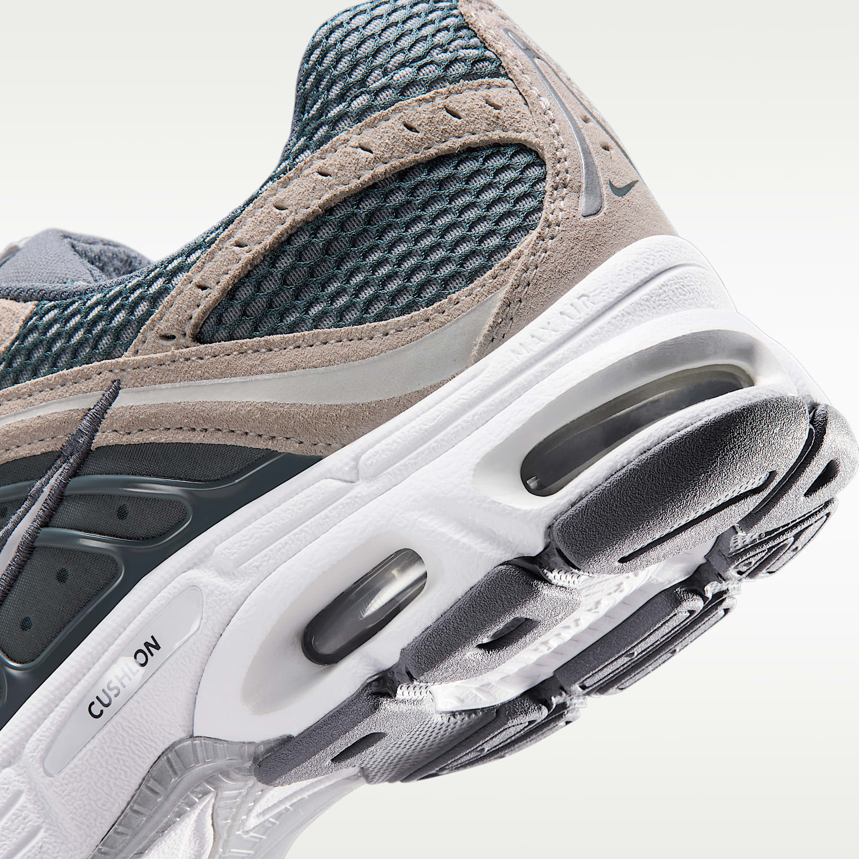 Nike Air Max Moto 2K Schuh (Herren) – Cool Grey/Photon Dust/Wolf Grey/Weiß