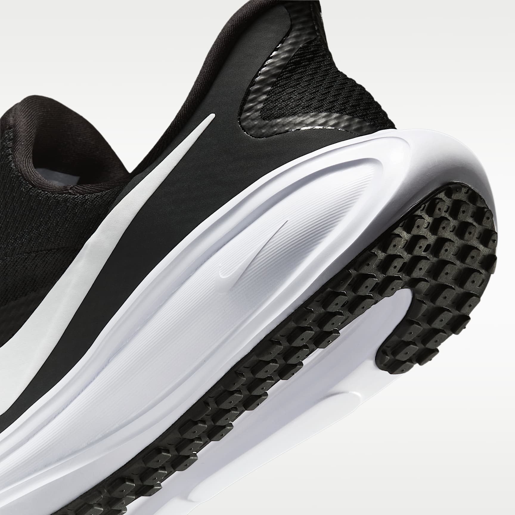 Nike Revolution 8 EasyOn Straßenlaufschuh (Damen) – Schwarz/Anthracite/Wolf Grey/Weiß
