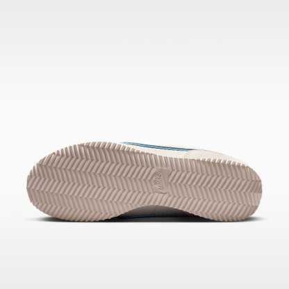 Nike Cortez Schuh (Damen) – Sail/Soft Yellow/Hydrogen Blue/Sail