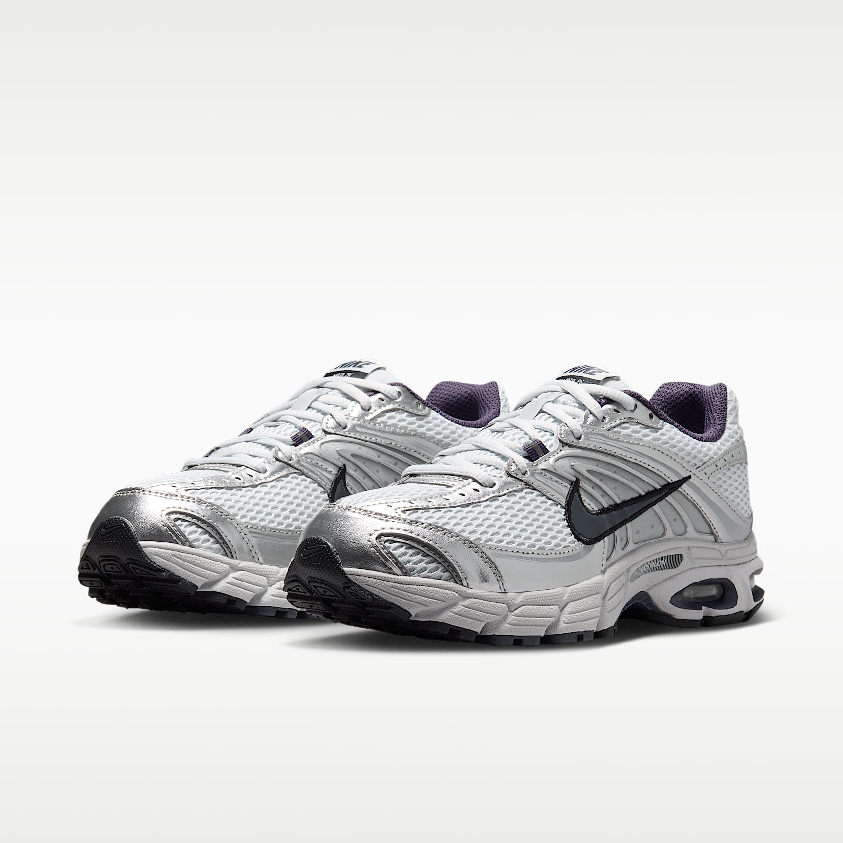 Nike Air Max Moto 2K Schuh mit reflektierenden Akzenten (Damen) – Pure Platinum/Metallic Silver/Schwarz/Gridiron