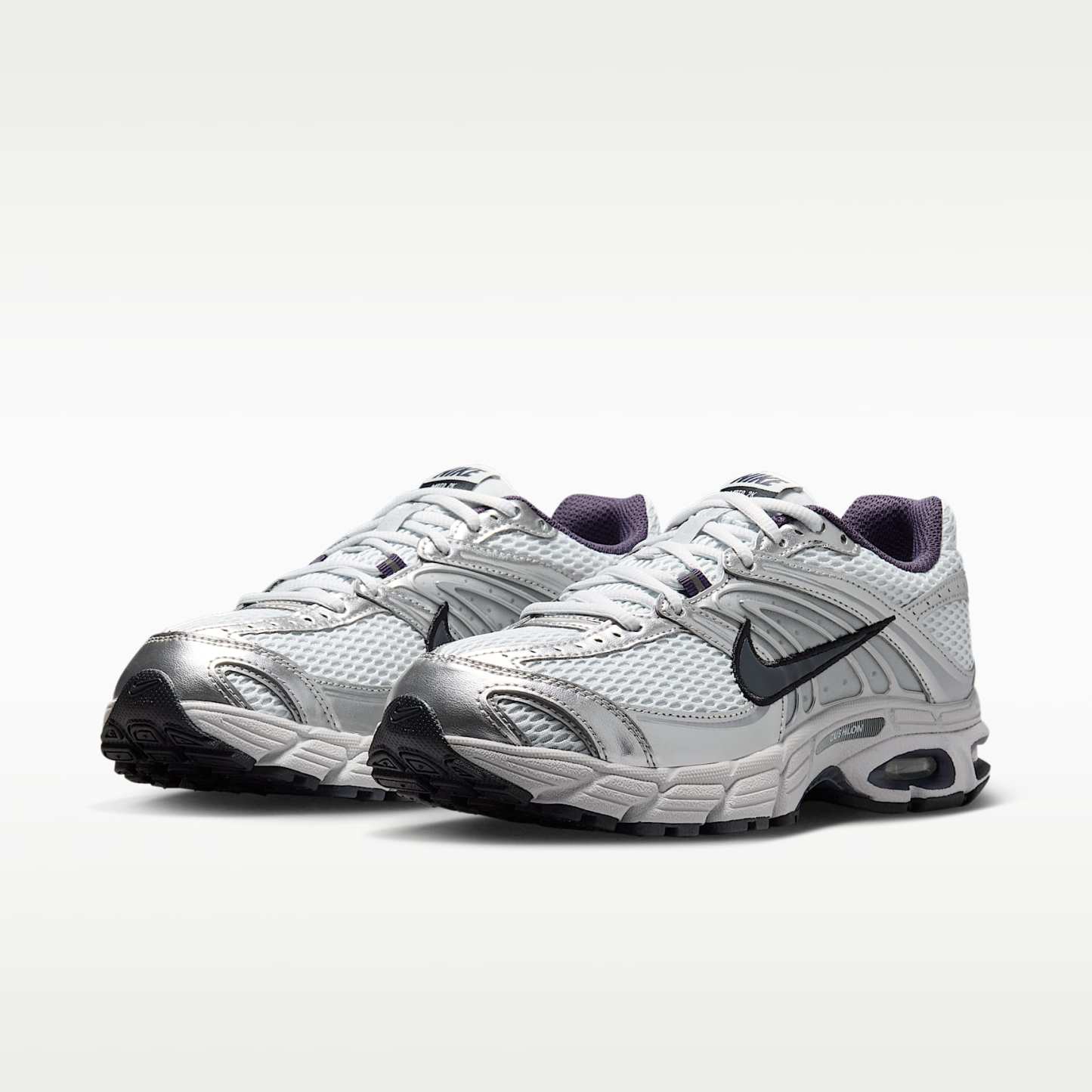 Nike Air Max Moto 2K Schuh mit reflektierenden Akzenten (Damen) – Pure Platinum/Metallic Silver/Schwarz/Gridiron