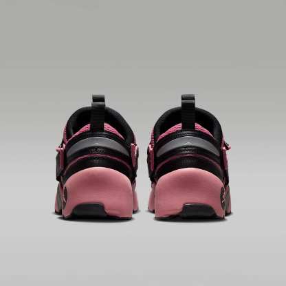 Jordan Trunner LX Schuh (Damen) – Schwarz/Reflective Silver/Desert Berry