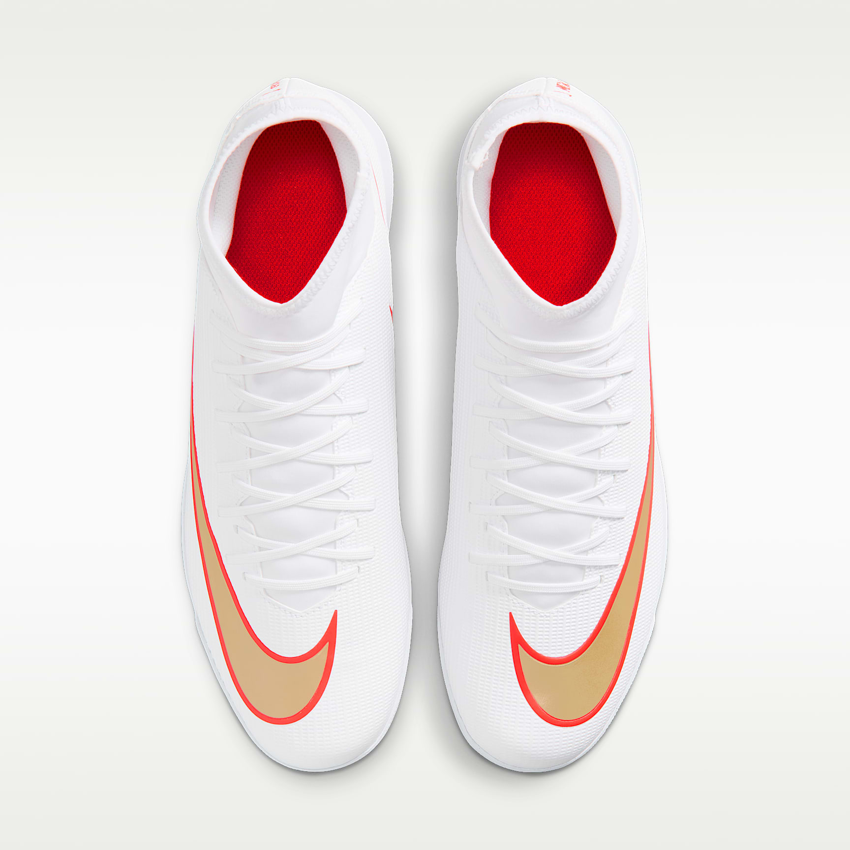 Nike Mercurial Superfly 11 Club High-Top-Fußballschuh für Turf – Weiß/Bright Crimson/Blur
