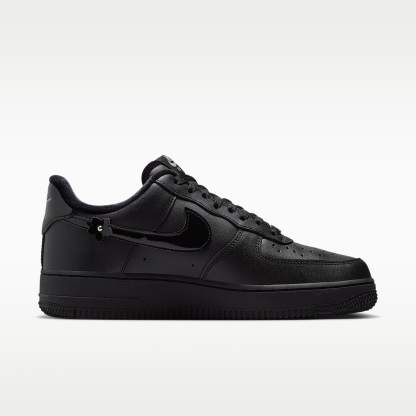 Nike Air Force 1 '07 "Florette" Schuh (Damen) – Schwarz/Off Noir/Metallic Silver/Schwarz