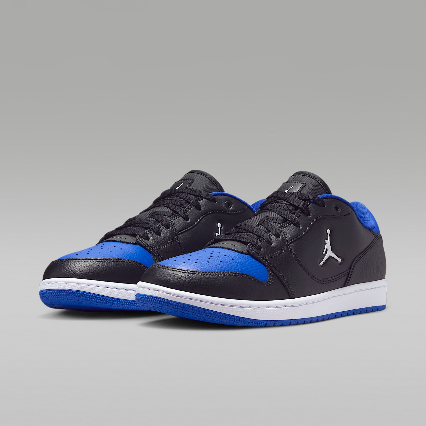 Jordan Court Connect Low Herrenschuhe – Schwarz/Game Royal/Weiß