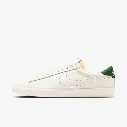 Nike Tennis Classic Schuh (Herren) – Sail/Fir/Team Orange/Sail