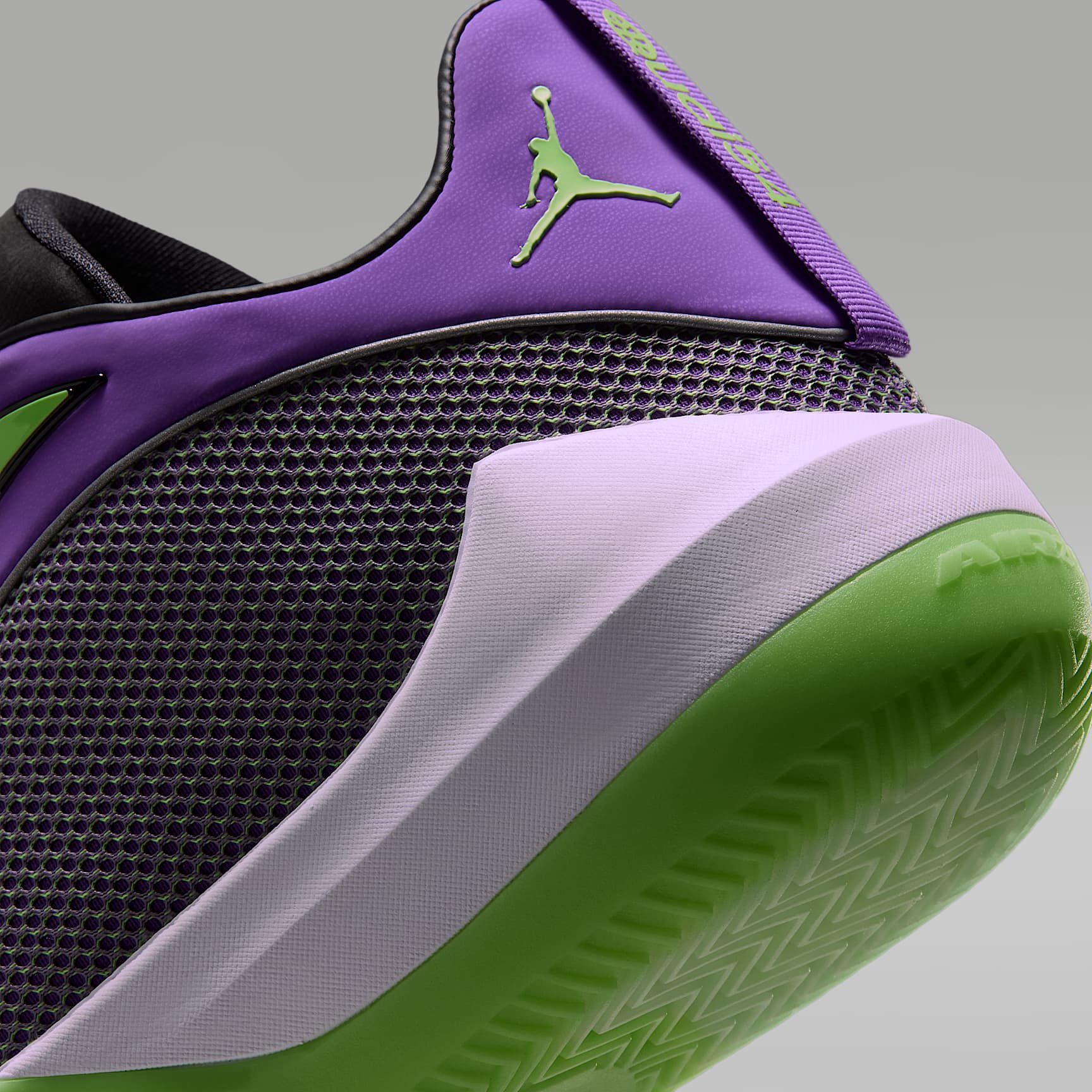Jordan Triangle Quai 54 Basketballschuhe – Action Grape/Schwarz/Weiß/Key Lime