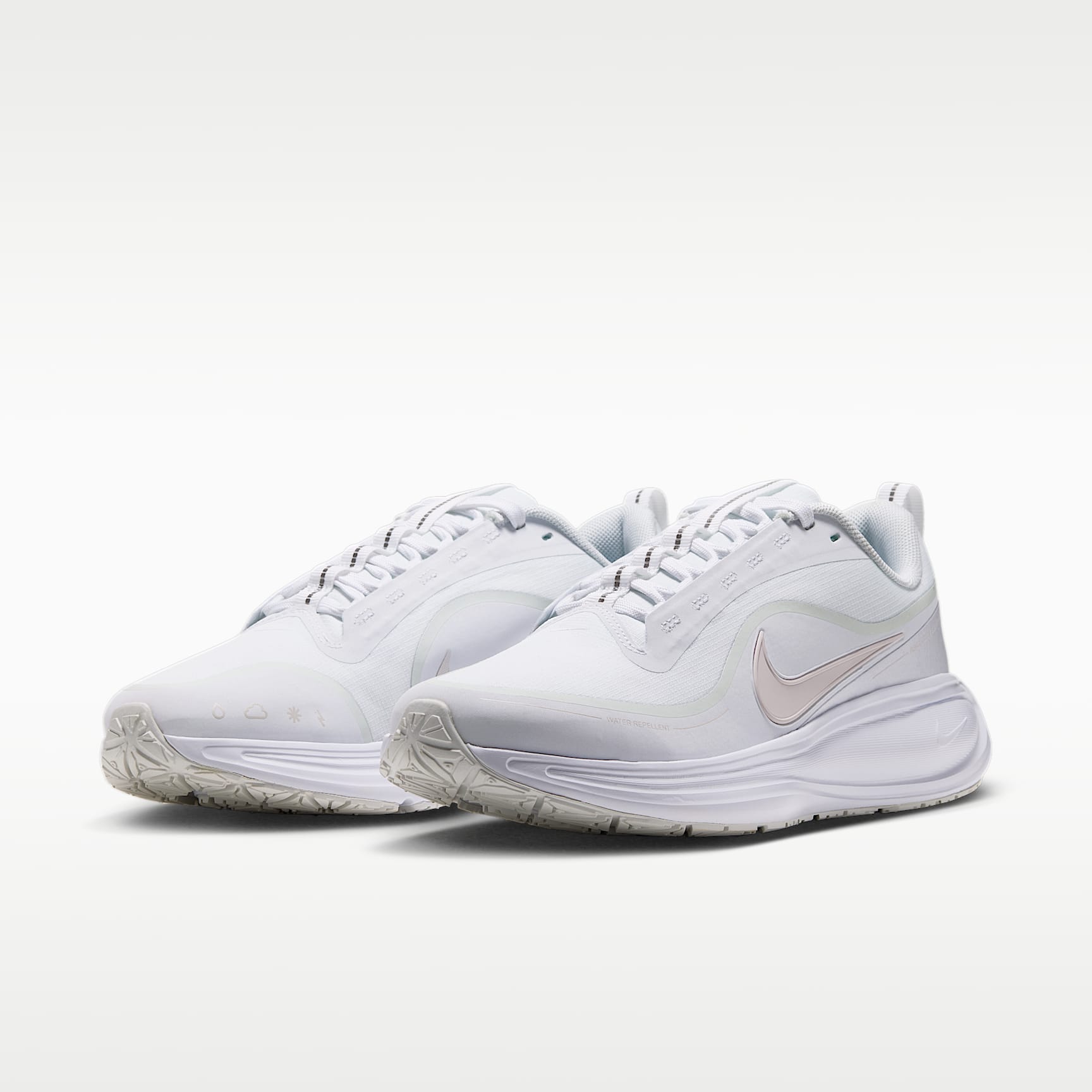 Nike Revolution 8 Utility Straßenlaufschuh (Damen) – Weiß/Off White/Schwarz/Platinum Tint