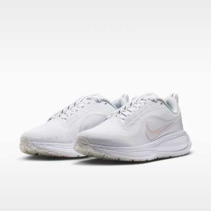 Nike Revolution 8 Utility Straßenlaufschuh (Damen) – Weiß/Off White/Schwarz/Platinum Tint