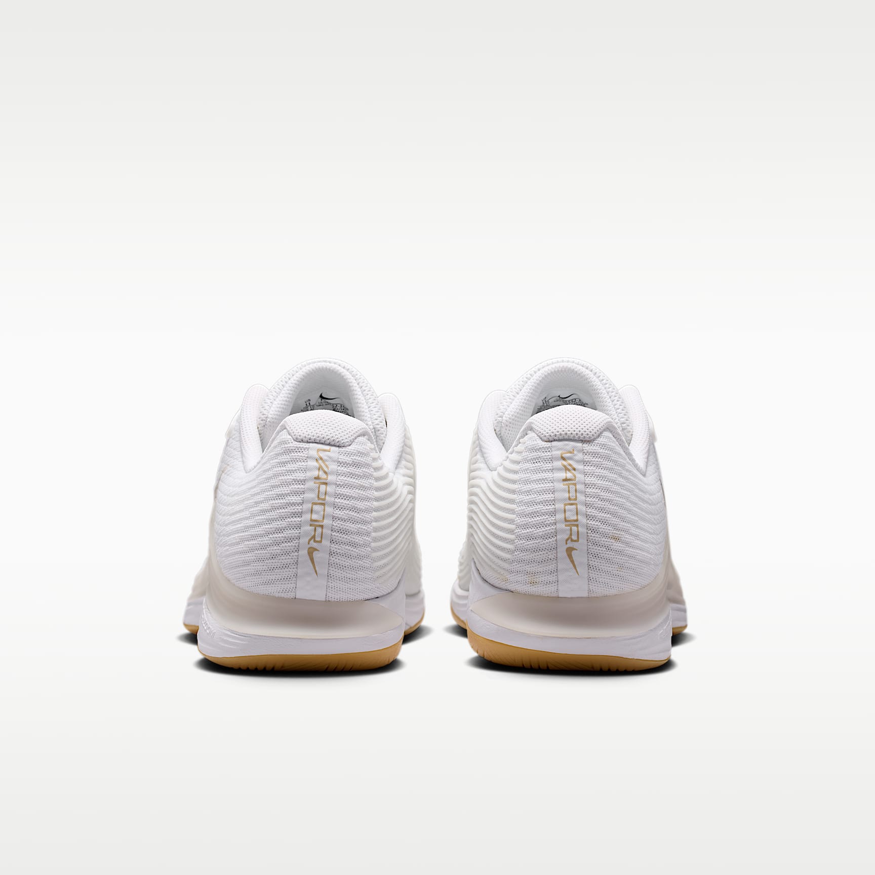 Nike Vapor 12 Tennisschuh für Hartplätze (Herren) – Weiß/Summit White/Linen/Light Orewood Brown