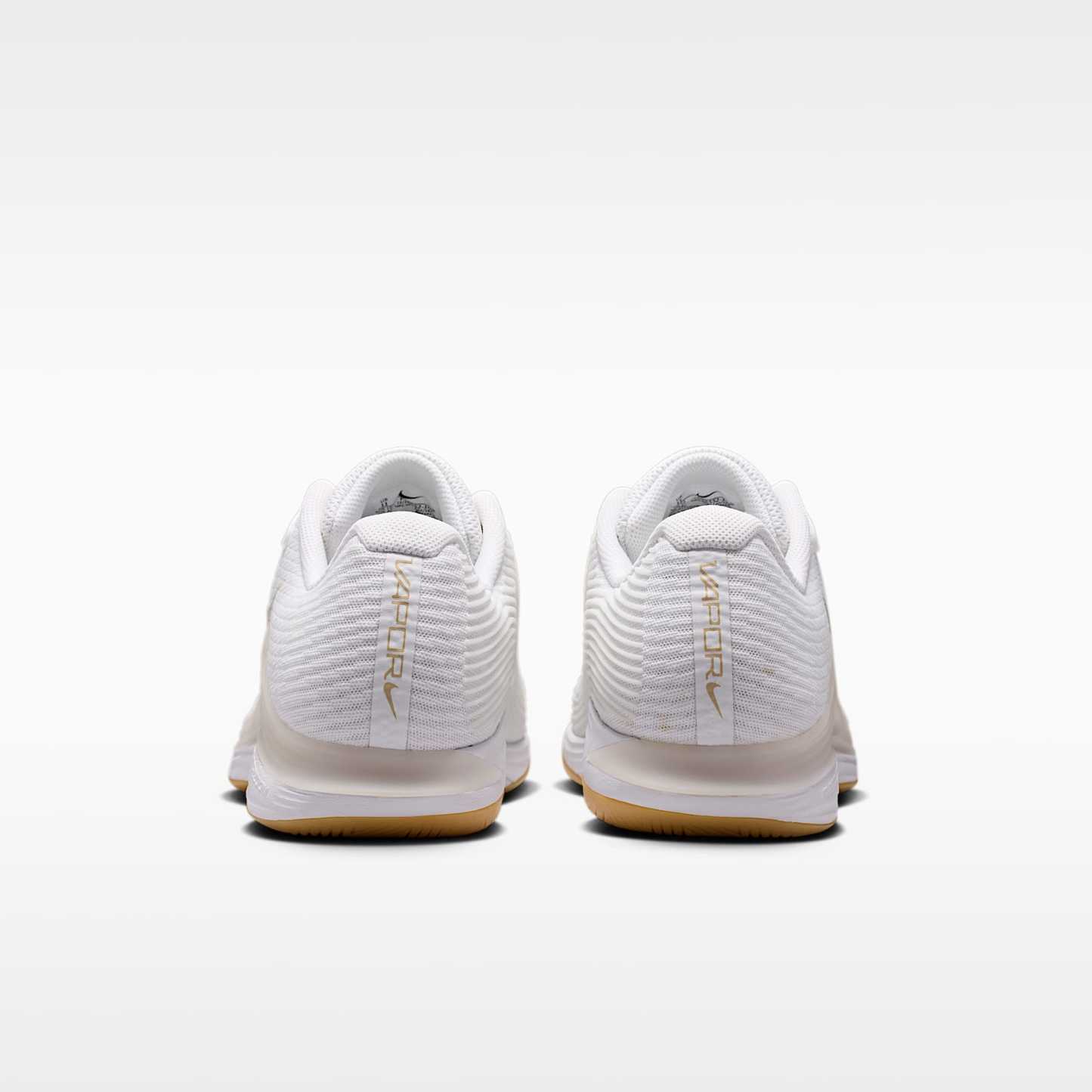 Nike Vapor 12 Tennisschuh für Hartplätze (Herren) – Weiß/Summit White/Linen/Light Orewood Brown