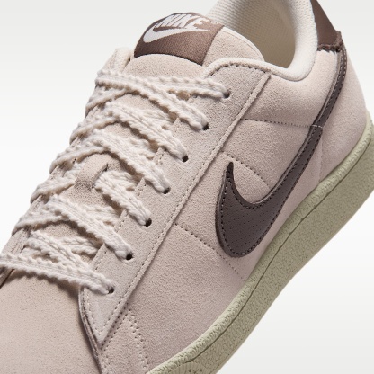 Nike Tennis Classic Damenschuh – Phantom/Light Khaki/Ironstone