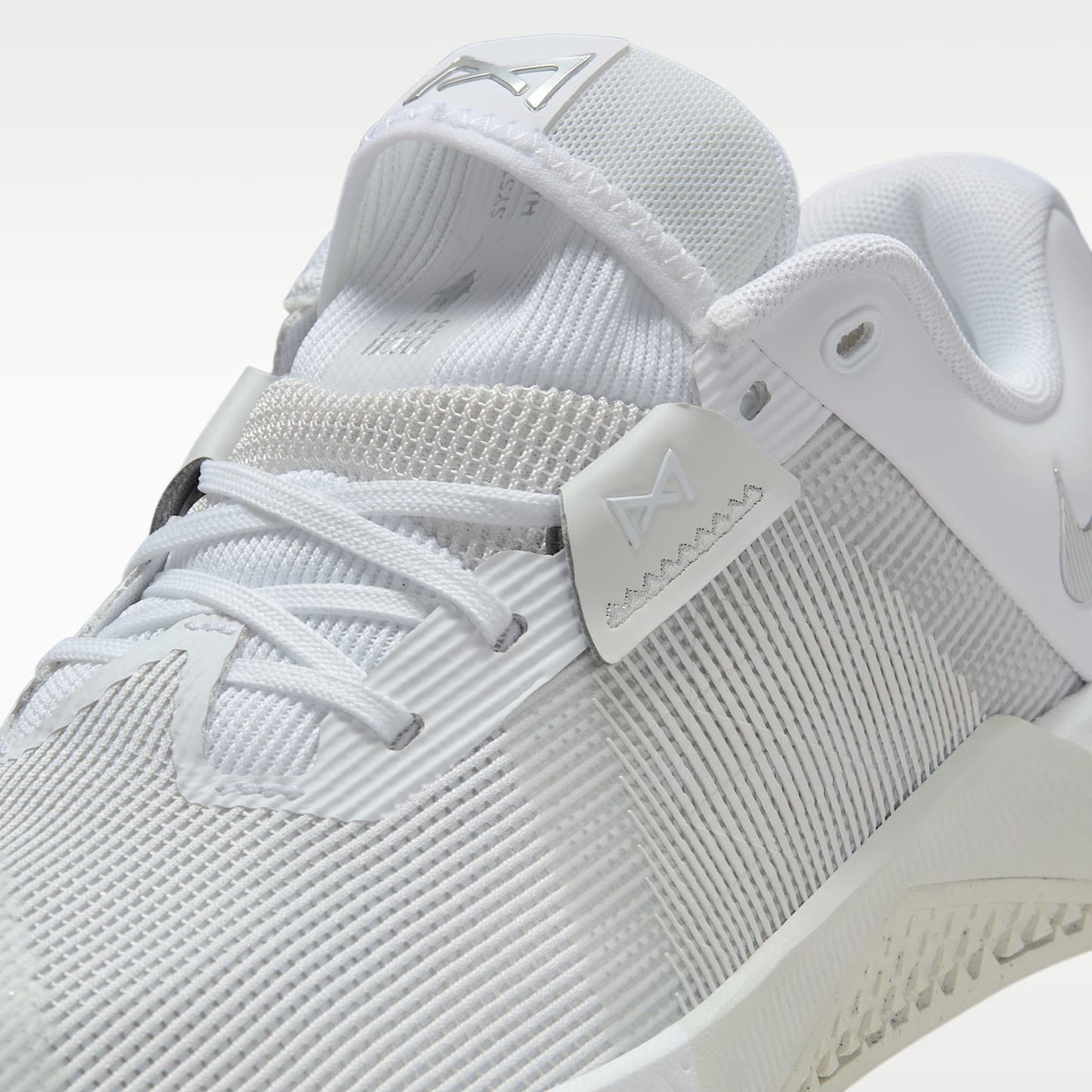 Nike Metcon 10 Trainingsschuh für Damen – Weiß/Platinum Tint/Wolf Grey/Metallic Silver