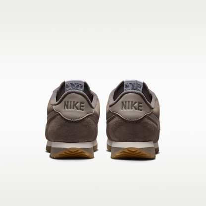 Nike Cortez Schuh (Damen) – Cave Stone/Sail/Gum Light Brown/Enigma Stone