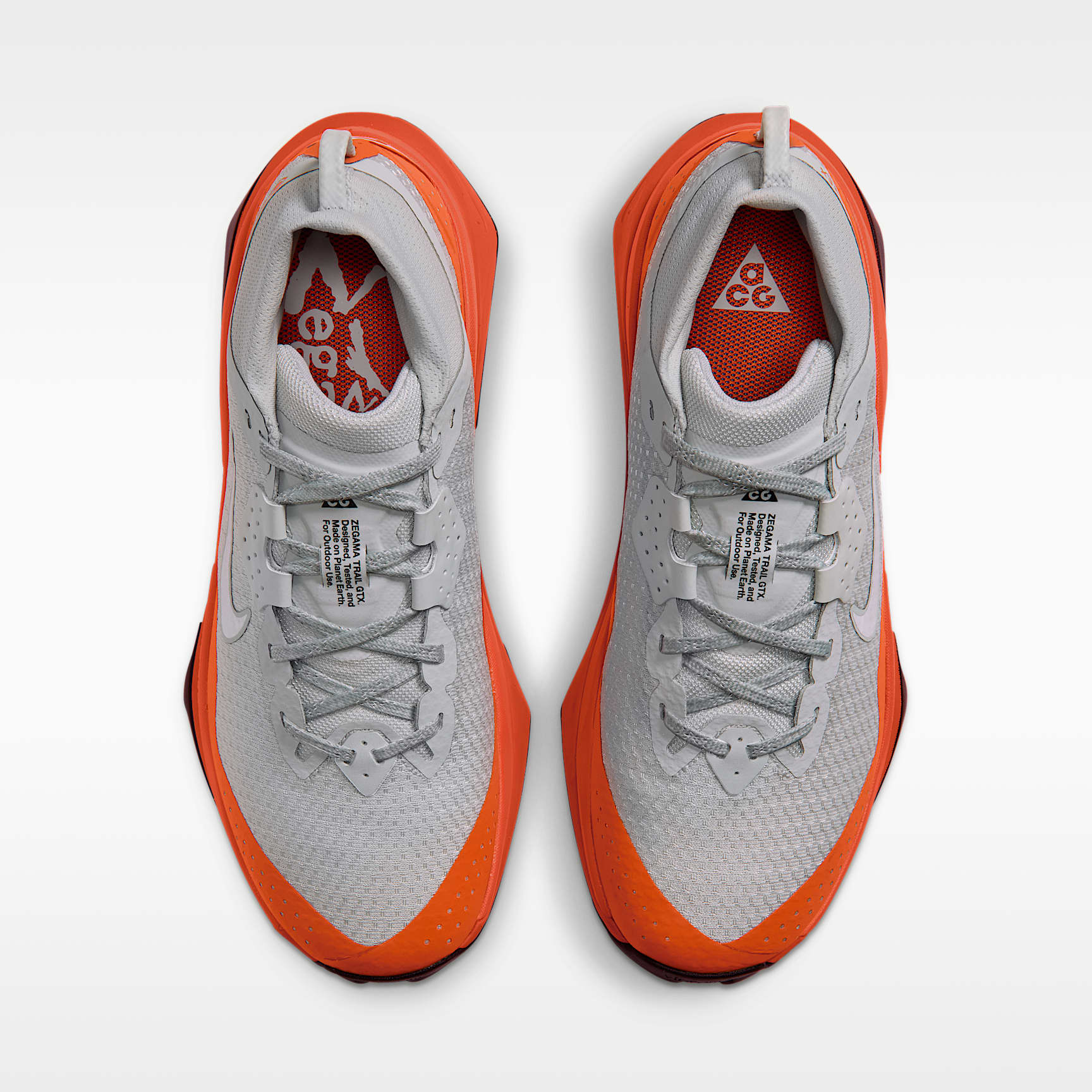 ACG Zegama Trail GORE-TEX wasserdichter Traillaufschuh (Damen) – Light Silver/Safety Orange/Schwarz/Summit White