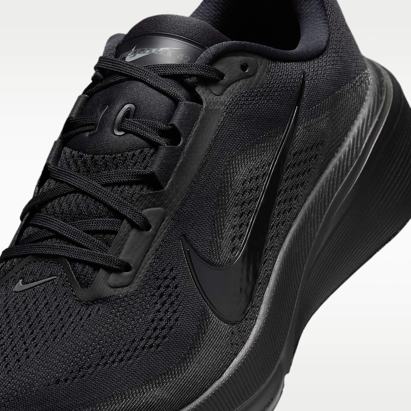 Nike Pegasus 42 Straßenlaufschuh (Herren) – Schwarz/Anthracite/Schwarz