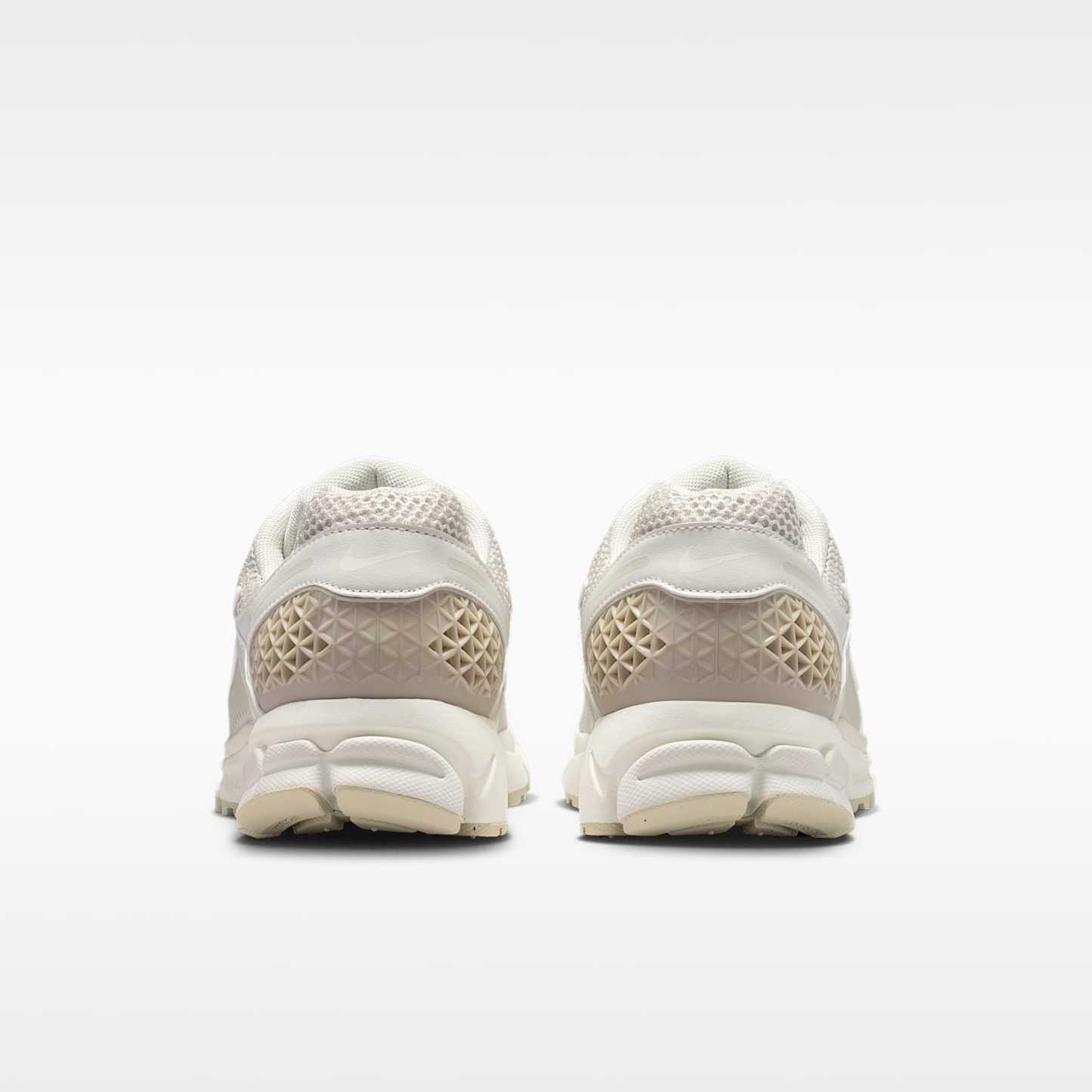 Nike Zoom Vomero 5 Herrenschuh – Phantom/Cream II/Sail/Light Bone