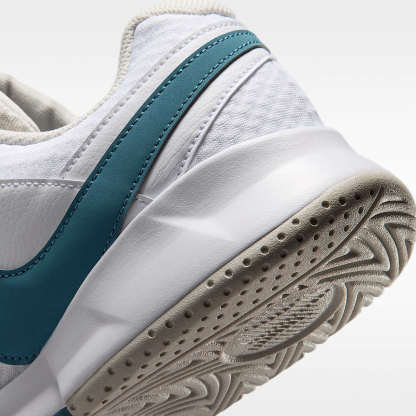 NikeCourt Lite 4 Herren-Tennisschuh – Weiß/Light Bone/New Slate/Smokey Blue