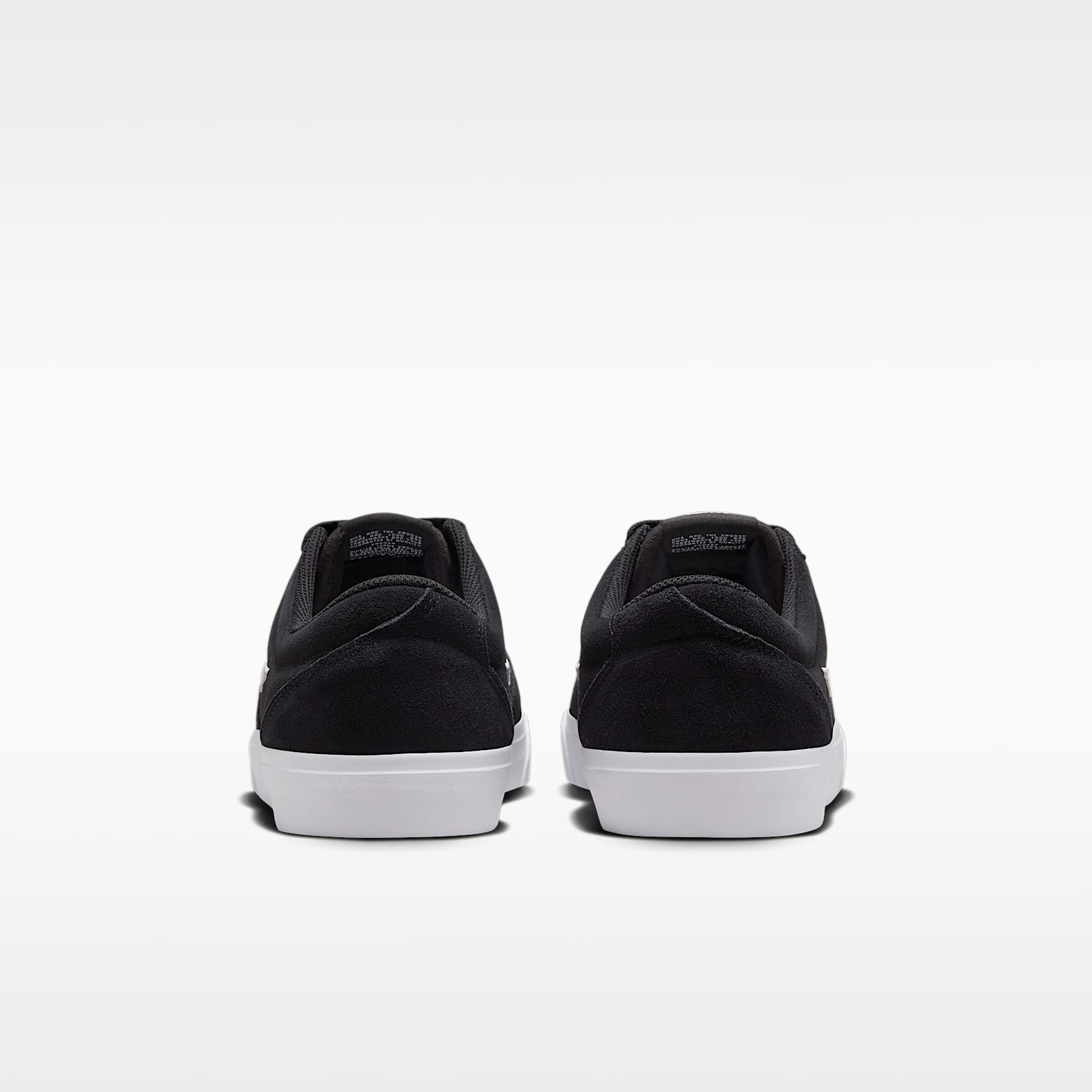 Nike Charge Wildlederschuh (Herren) – Schwarz/Schwarz/Weiß