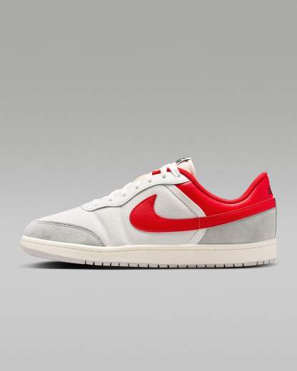 Air Jordan Skyline Low Herrenschuh – Summit White/University Red/Light Smoke Grey/Schwarz