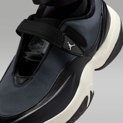 Jordan Pointe Schuh (Damen) – Schwarz/Sail