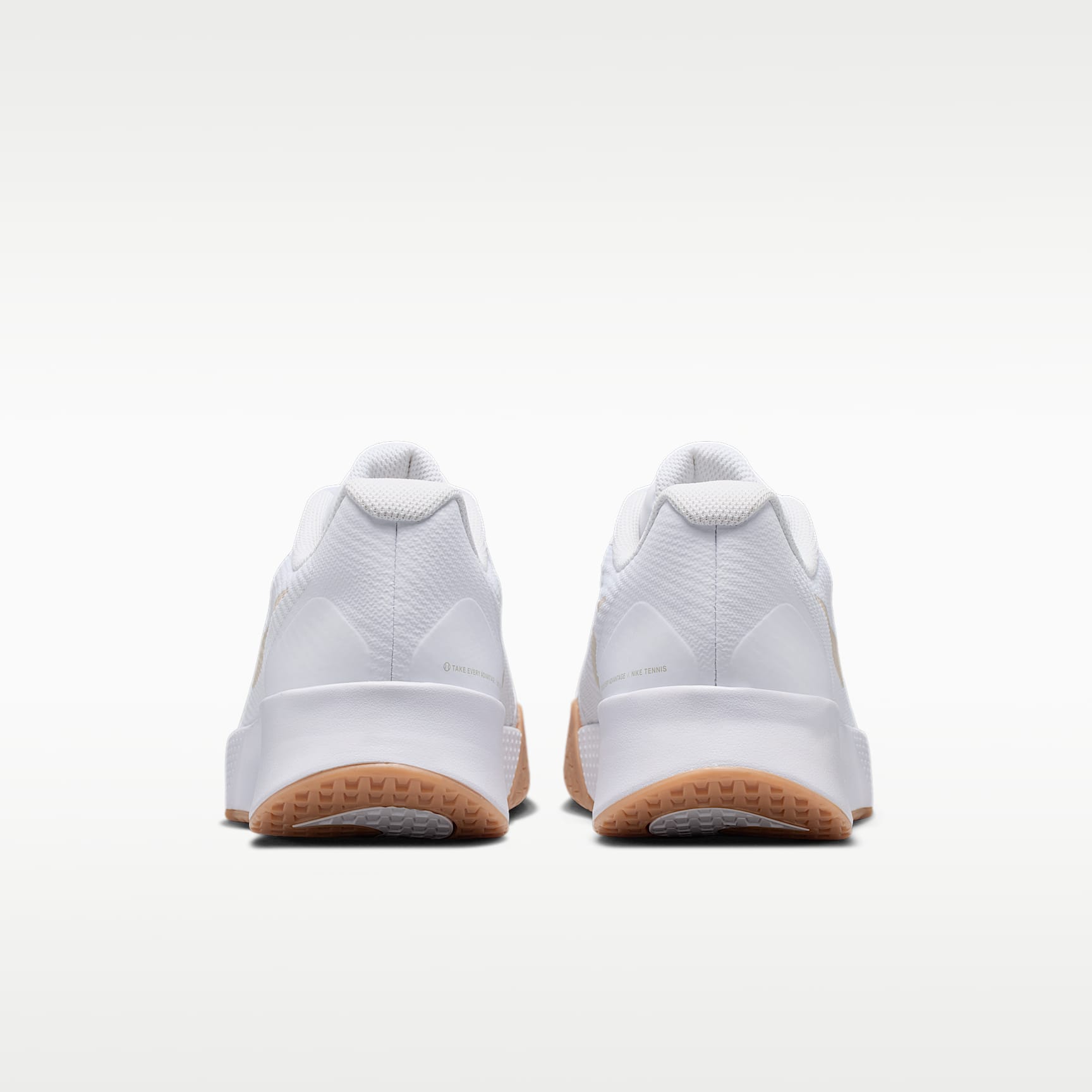 Nike Vapor Lite 3 Tennisschuh für Hartplätze (Herren) – Weiß/Summit White/Gum Yellow/Light Orewood Brown