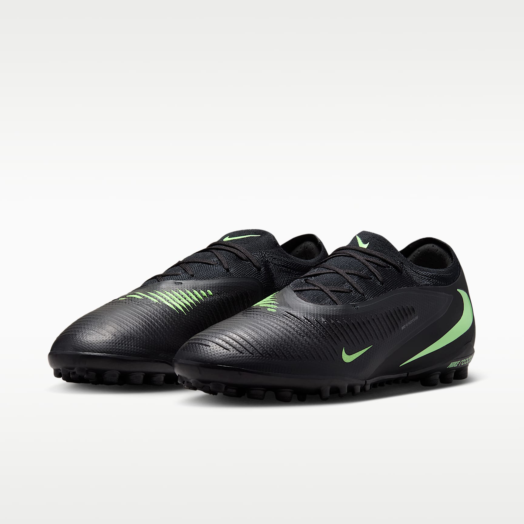 Nike Phantom 6 Low Pro Fußballschuh für Turf – Schwarz/Schwarz/Illusion Green